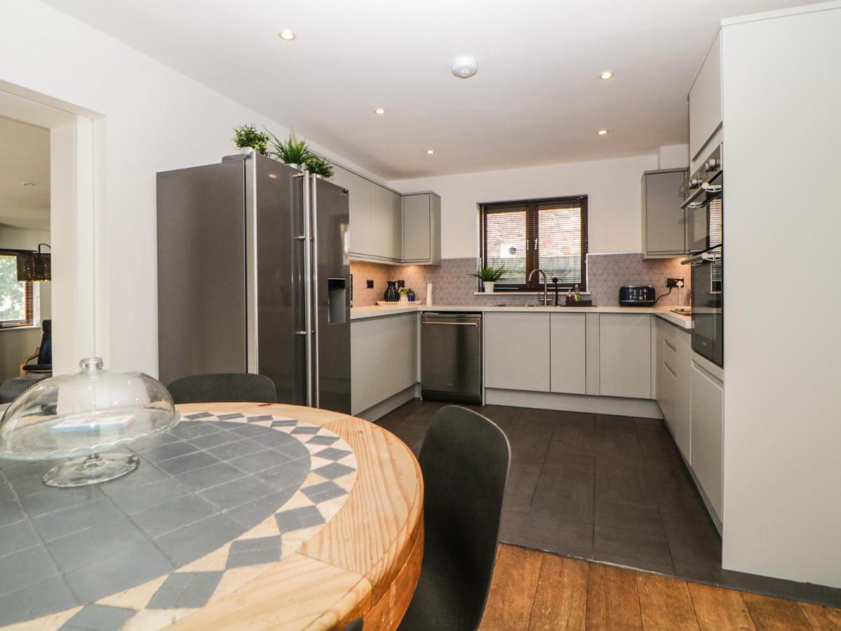 Iroko Villa Torpoint Exterior foto